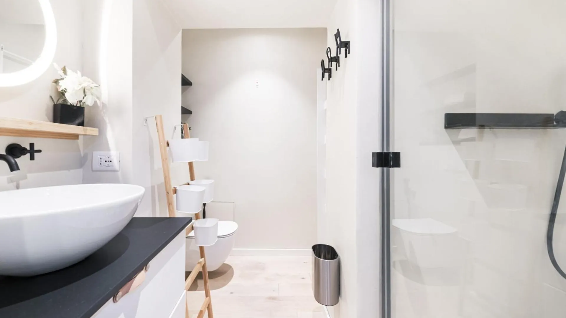 Easylife - Comfort Ed Eleganza In Porta Venezia Milan 0*,  Italy